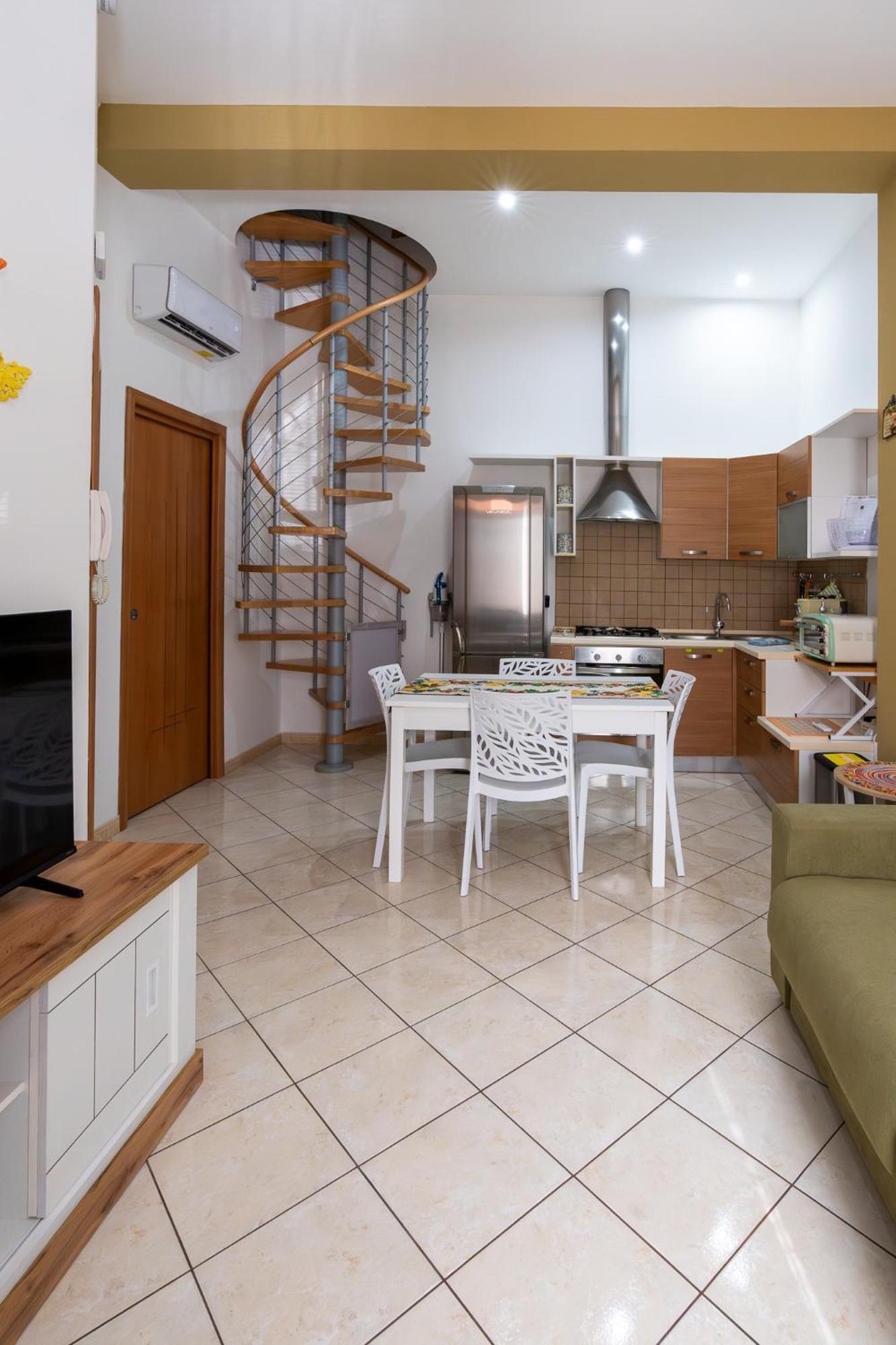 Casa Vacanze Ines Latiano Ngoại thất bức ảnh