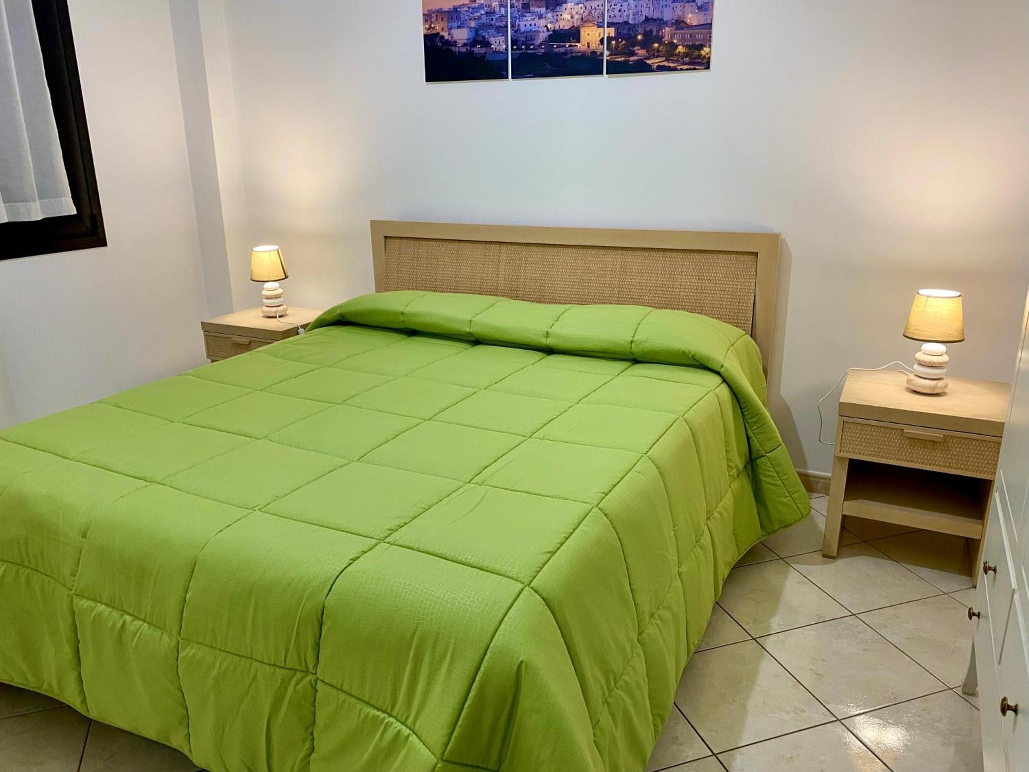 Casa Vacanze Ines Latiano Ngoại thất bức ảnh
